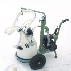 Portable Lubricated Milker for 2 Goats With Eco Bucket